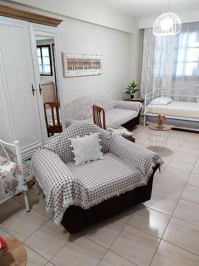 Retro Beach House Néa Péramos Екстериор снимка