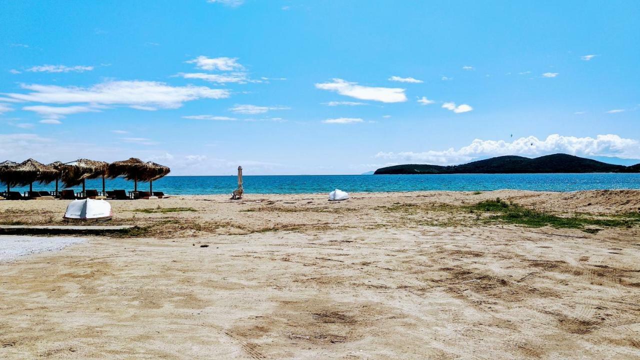 Retro Beach House Néa Péramos Екстериор снимка